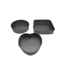 Set 3 Tăvi pentru Tort Antiaderente cu Bază Detașabilă – Pătrat, Inimă și Rotund